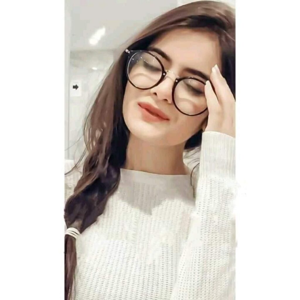  Cute Girls DP