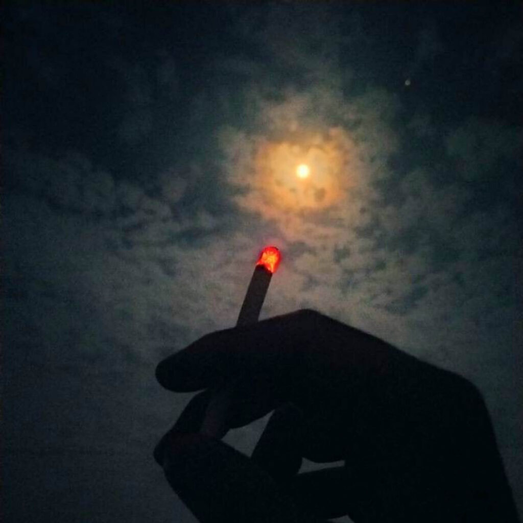 Mood off Dp Whatsapp

