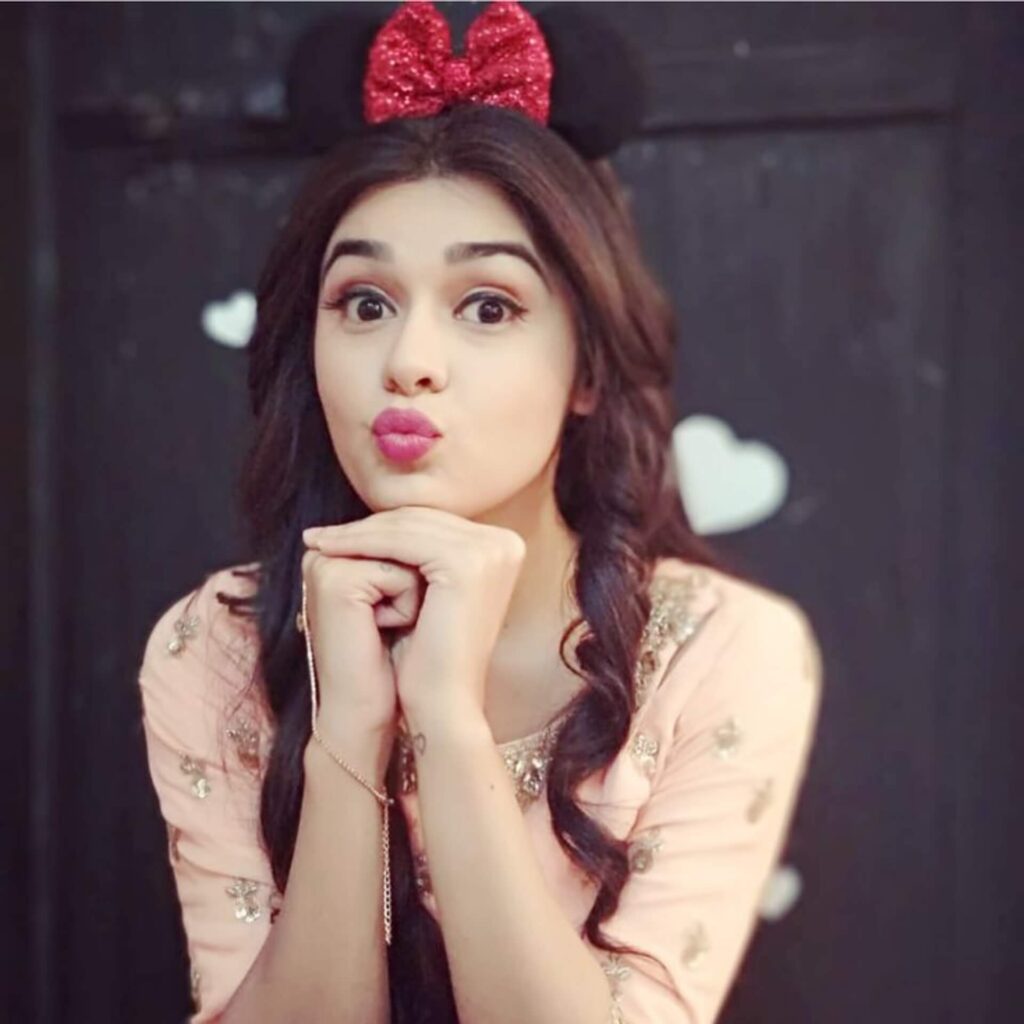 Cute girl Pic hd
