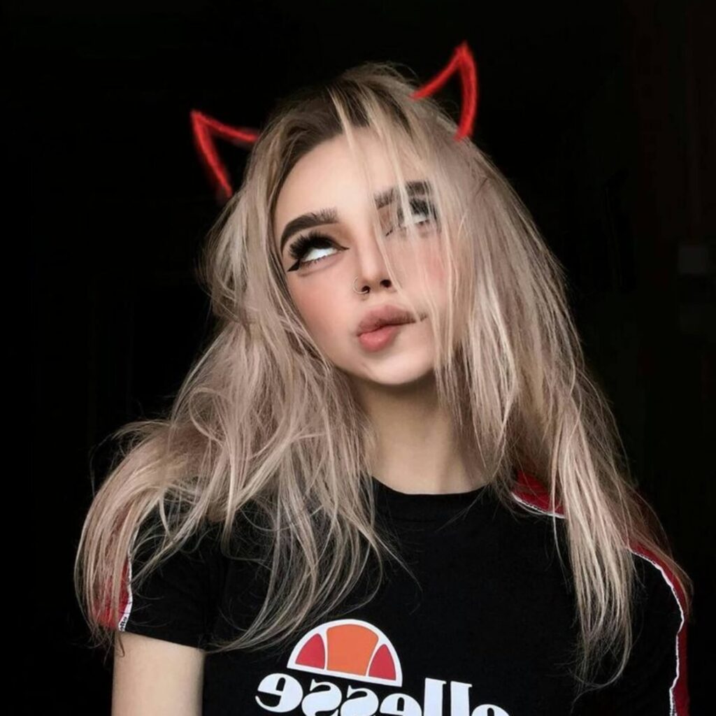 Cute girl pic profile

