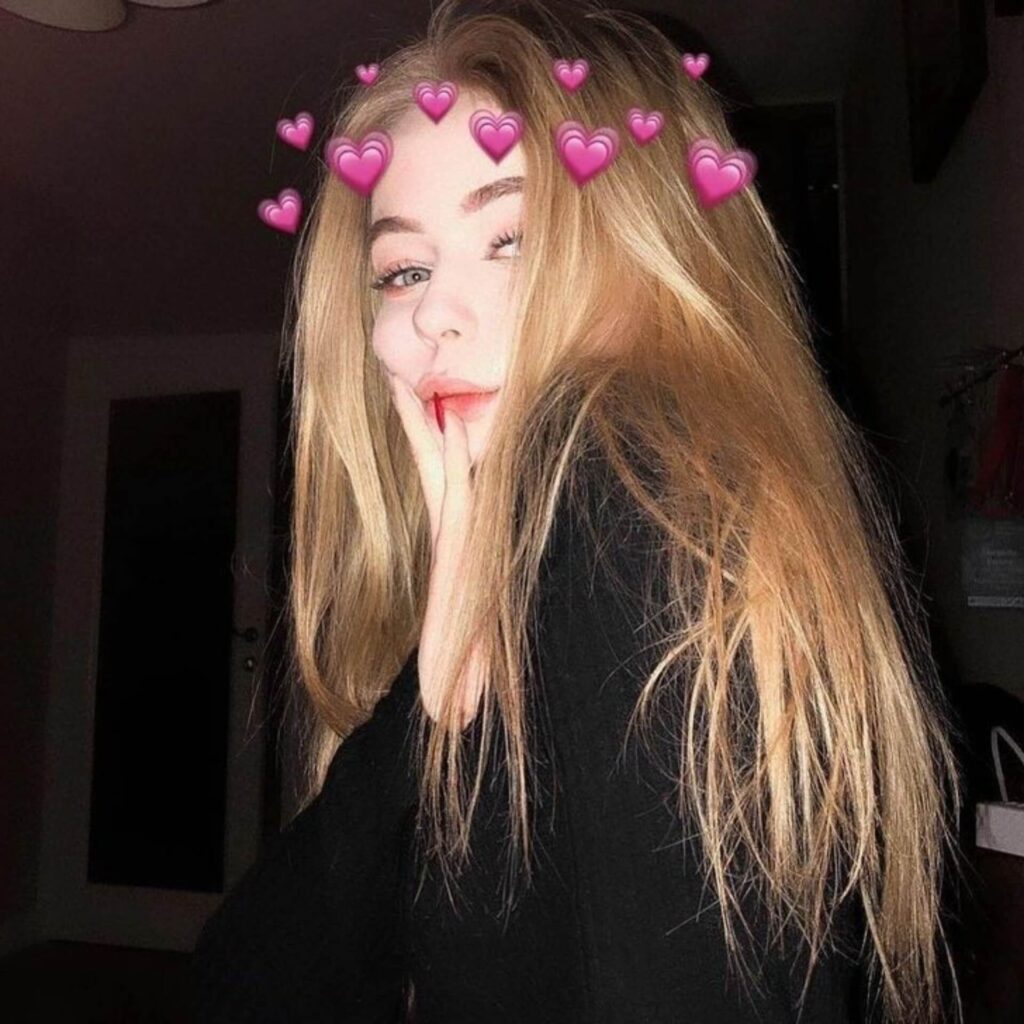 Girls Pic Simple
